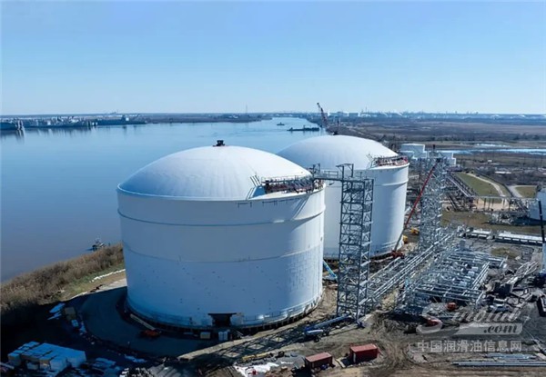 伍德赛德公司的博蒙特新氨厂首次投产