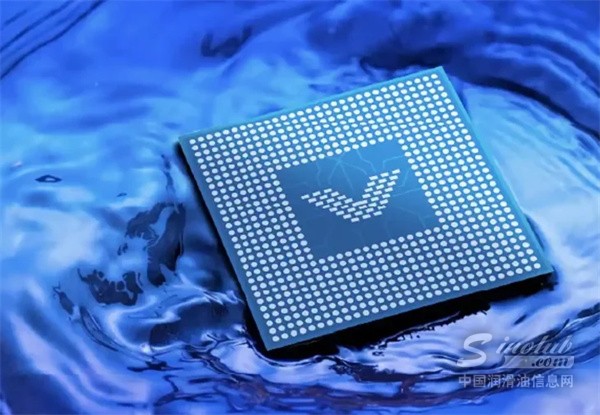 Valvoline-moves-into-data-centre-cooling-fluids-with-Beyond-729x505.jpg