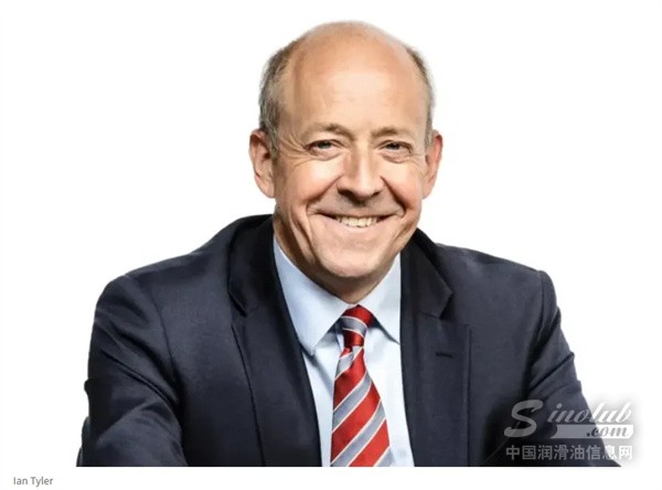 不到 12 个月时间，BP 先后经历 3 任董事长