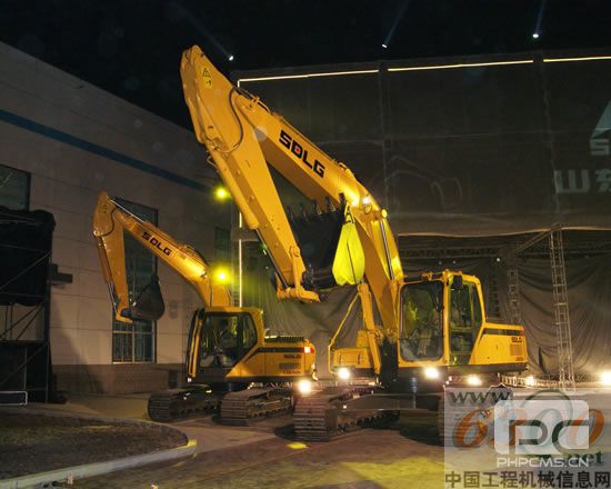 山东临工,两万台挖掘机生产基地