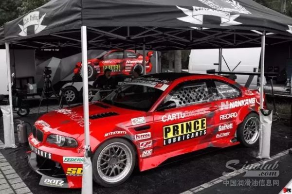 PRINCE彼凌驰亮相波兰赛道帅到没朋友......