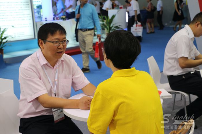 中石化Ⅲ类加氢基础油亮相广州 引行业瞩目