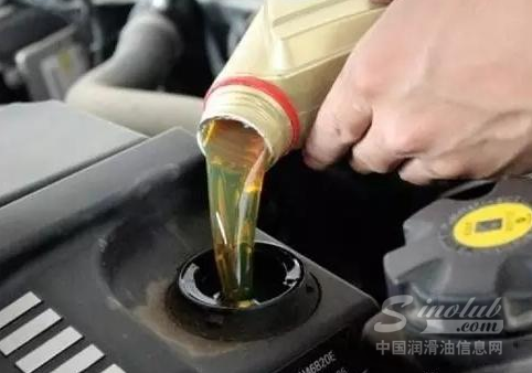 机油刚更换没多久就变黑了，而且消耗量过大