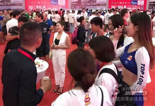 庆功晚宴现场▼2