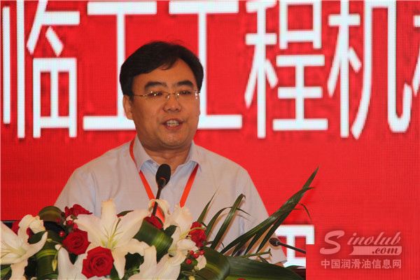 山东临工工程机械有限公司总经理文德刚发言