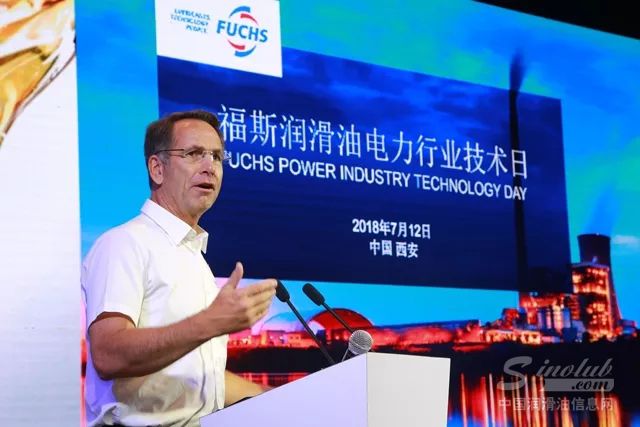 Wolfgang Mertel 先生 \