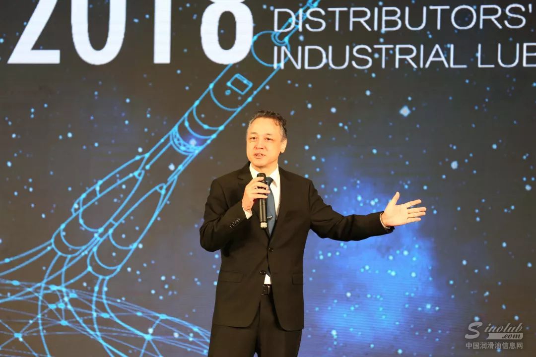 福斯中国工业油销售副总裁 Andreas Bastian博士