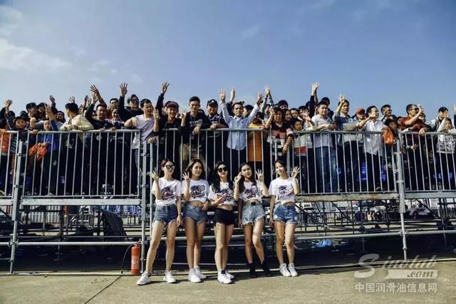 FAST4WARD竞速嘉年华，雷登品牌挑起全场男