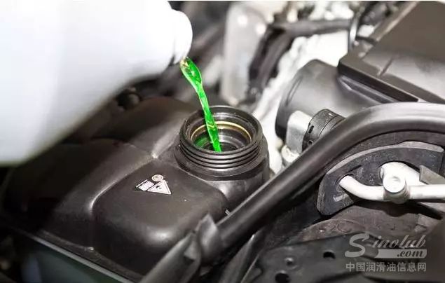 防冻液可以用水代替吗