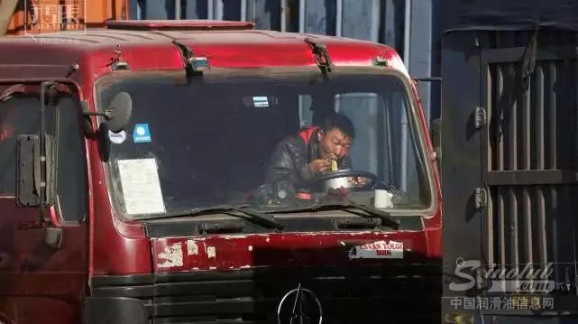 卡车司机生存纪实：进了物流行业 就开始害