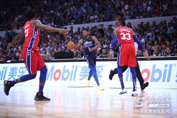 2018 NBA中国赛两队激战