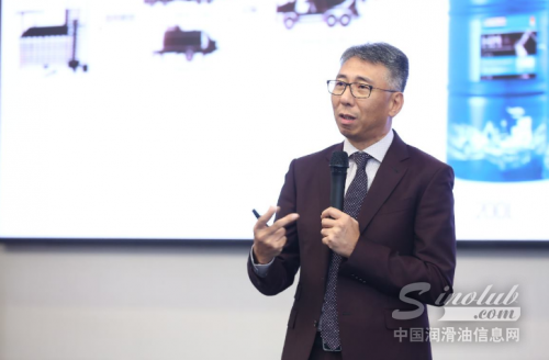 双轮驱动助力产业破局 统一润滑油出席建设机械产业论坛
