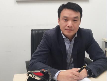 “六足神犬”的传奇——专访埃尼润滑油中国