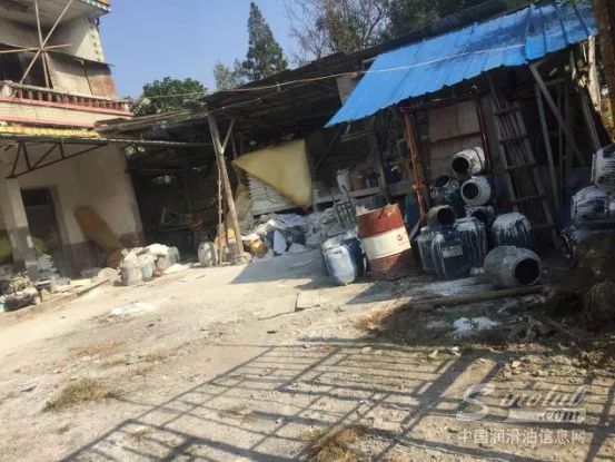 车主贪图小便宜，让粗制滥造的假油卖了两年