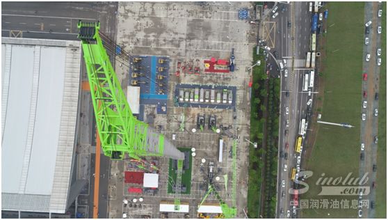 2019长沙展上,俯瞰中联重科ZCC9800W履带起重机