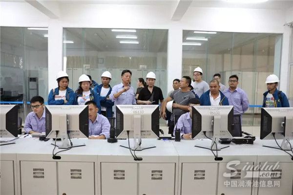 了解各生产装置作用和厂区分布等情况 \