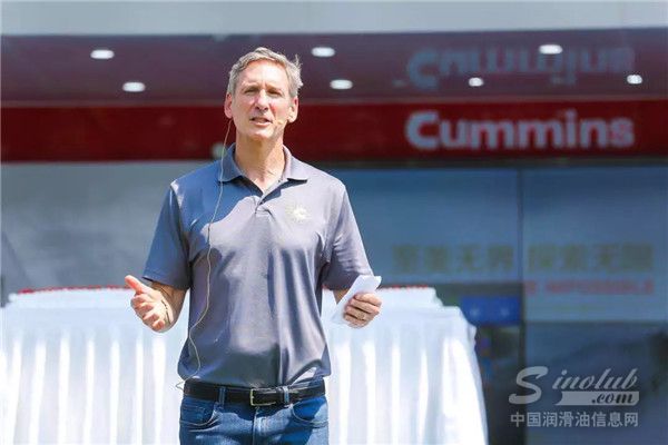 康明斯董事长兼首席执行官兰博文(Tom Linebarger)
