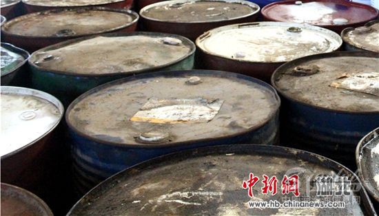 警方查获的假冒品牌润滑油