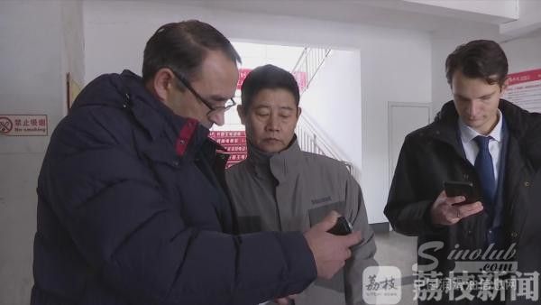 仿冒进口润滑油被查处 外商专程赶来道谢