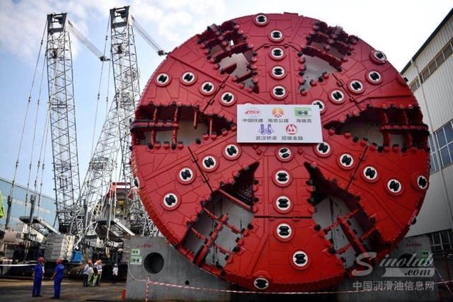 如何给超大直径盾构机"振兴号"做智能化保养