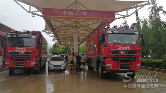 上下联动 快速响应 全力出击 中国石油升