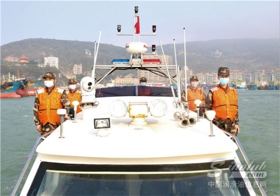 福建海警局破获一起特大海上走私成品油案 