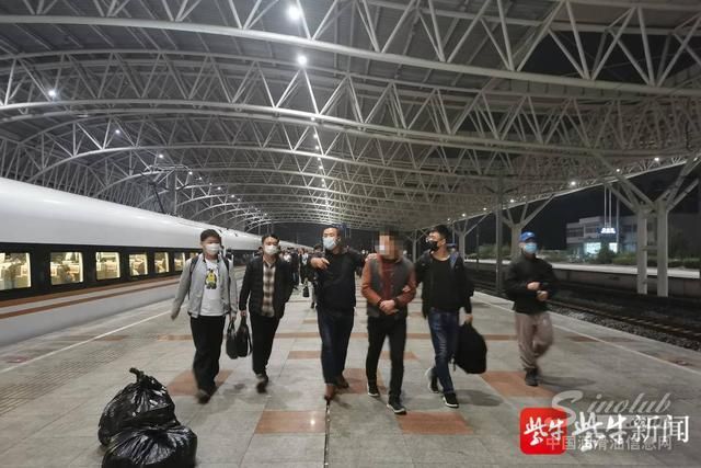 销售“假油”营收300余万 这10人一起被抓了