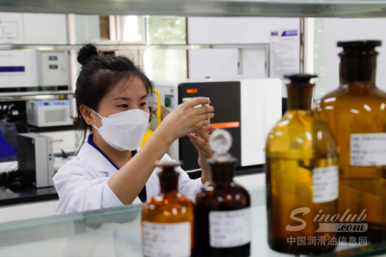 金雪驰&ldquo;上新&rdquo;，将填补新疆工业产业润滑油