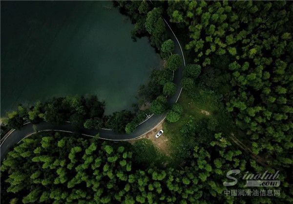 吵得这么凶，新能源车产业链究竟谁在挣钱？