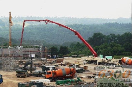 普茨迈斯特70泵车的工地施工照片