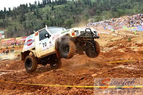  日产嘉禾润滑油车队赴山东莱芜参加越野场地锦标赛