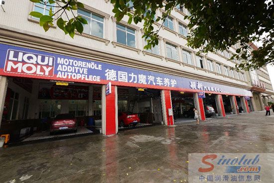 德国力魔佛山形象店气派的外观展示