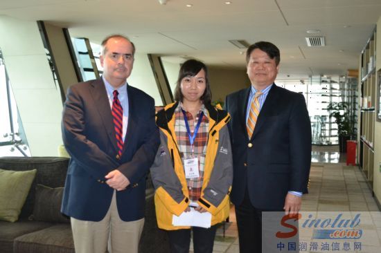 洪耀南先生 Jim Girard先生 中国润滑油信息网记者 合影