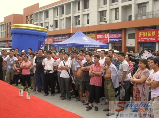 领跑中国·2012德乐卡车全国巡展