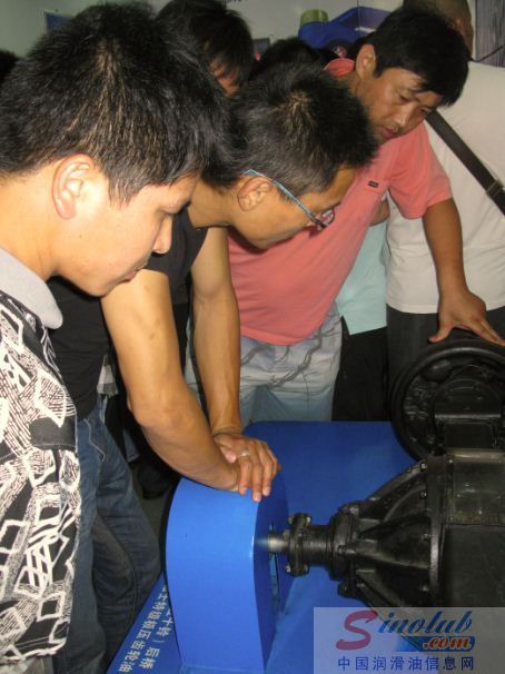 领跑中国·2012德乐卡车全国巡展