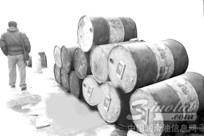 假“壳牌”“昆仑”润滑油流入哈市
