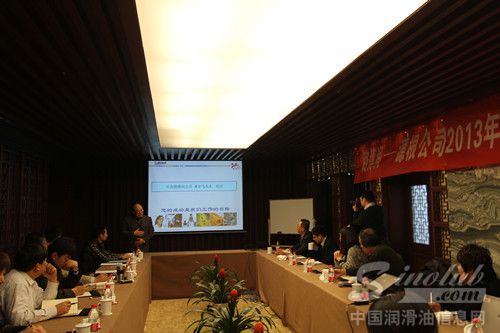 路博润公司全球副总裁唐崇飞先生
