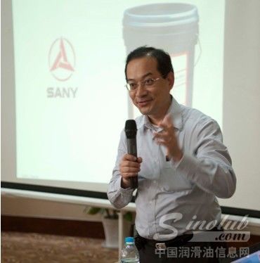 雪佛龙中国技术部经理李国豪先生做产品讲解