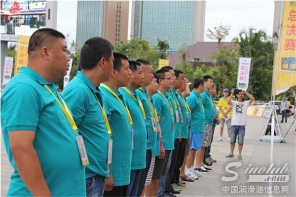 15位卡车司机，摩拳擦掌，严阵以待