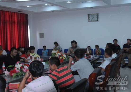 信诺润滑油潍坊地区客户到公司参观考察 