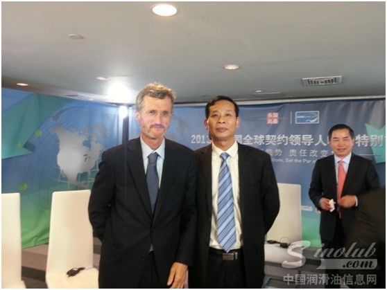 龙蟠石化吕振亚副总经理在峰会期间与全球契约总干事乔治·科尔先生