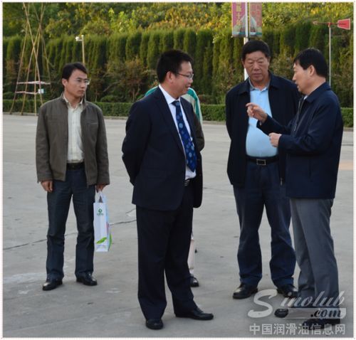 中共栖霞区区委书记臧正金一行亲临龙蟠石化公司考察调研