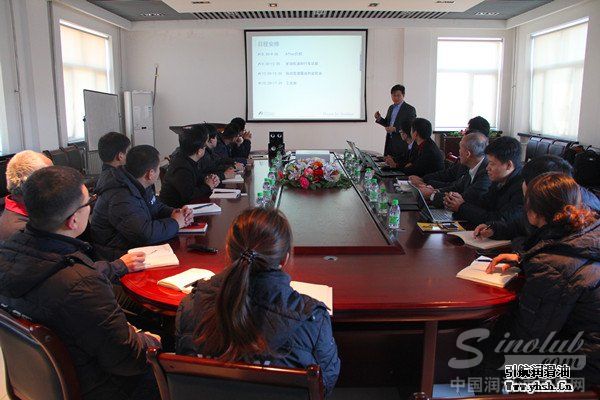 引航与雅富顿展开技术交流