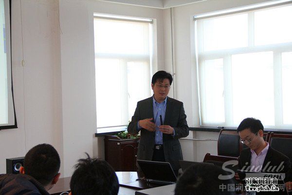 引航与雅富顿展开技术交流