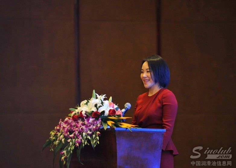 重庆现代石油董事总经理彭晓萩(女士)