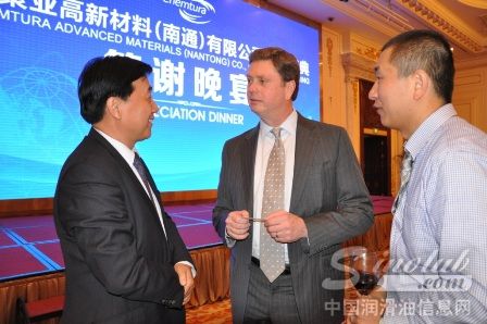 顺益体系(集团)总裁张建新先生与科聚亚全球总裁及亚太区市场部杨林经理合影