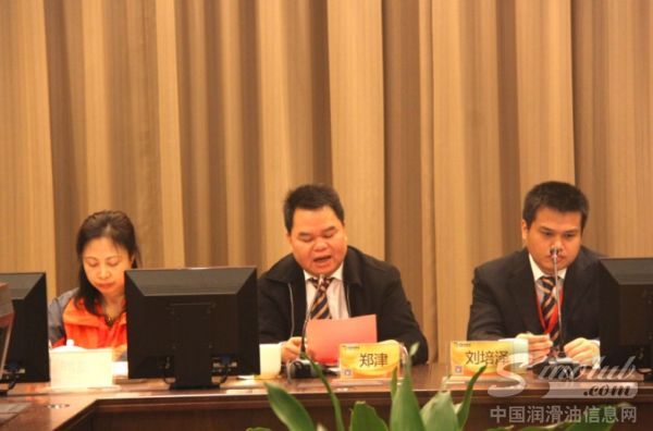 广西柳工集团副总裁兼广西柳工高级润滑油有限公司董事长郑津