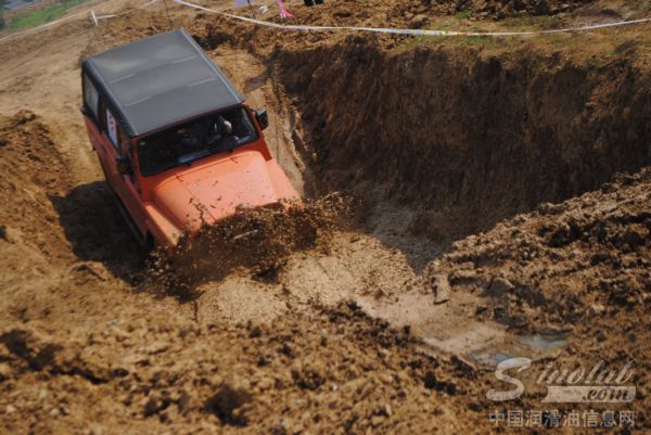 鲁克润滑油赞助的中国第二届越野车赛会