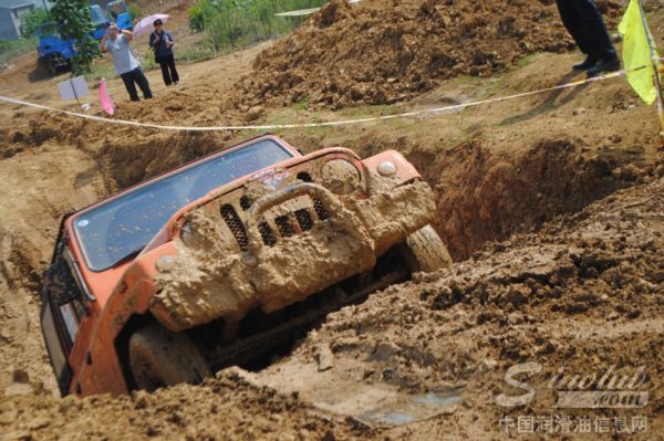 鲁克润滑油赞助的中国第二届越野车赛会