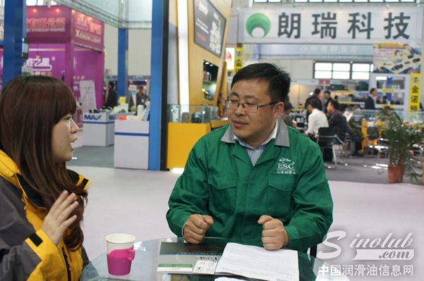 山东力牌石油化学有限公司销售工程师宋吉良接受中国润滑油信息网专访